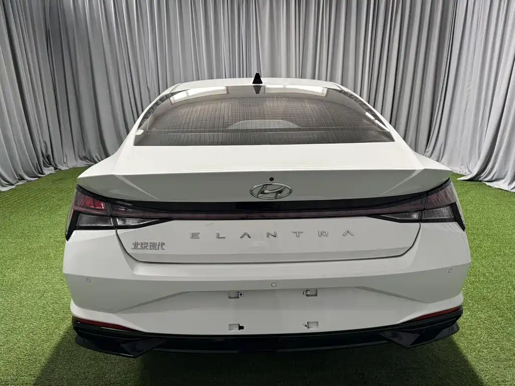 Hyundai Elantra 2023