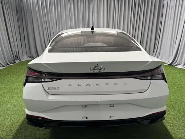 Hyundai Elantra 2023