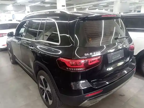 Mercedes-Benz GLB 2023