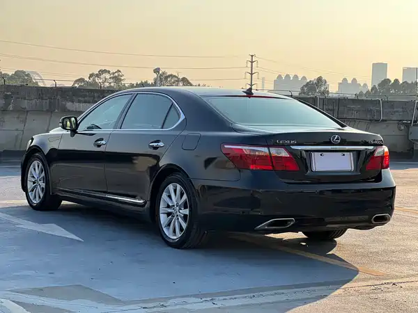 Lexus LS 2010