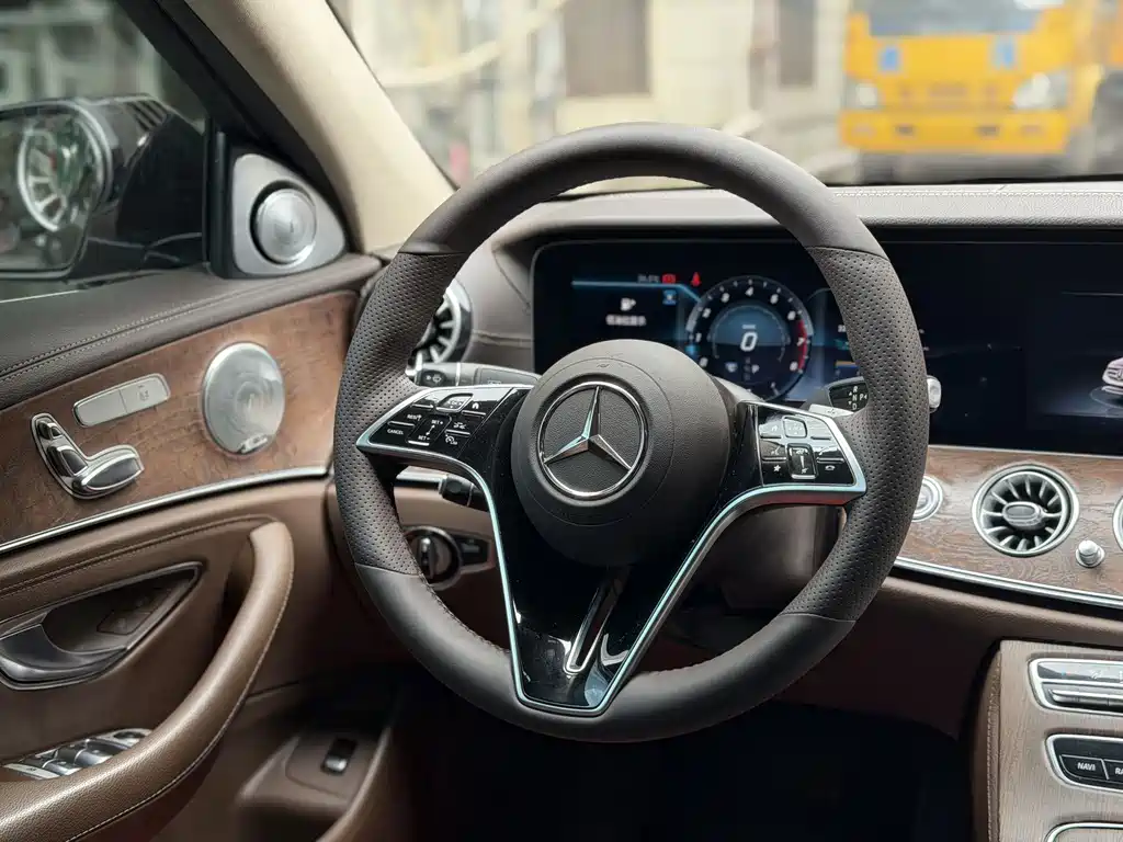 Mercedes-Benz E-Class 2017 — фото 8