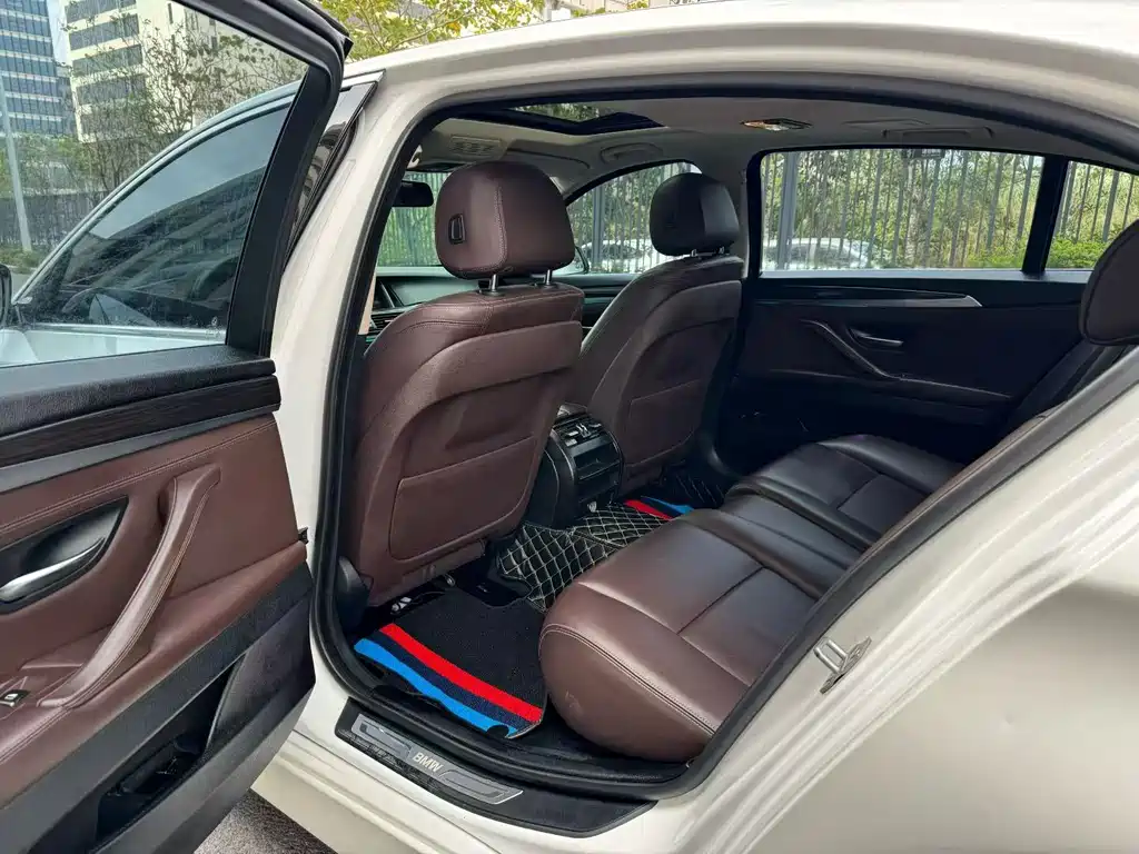 BMW 5 Series 2015 — фото 6