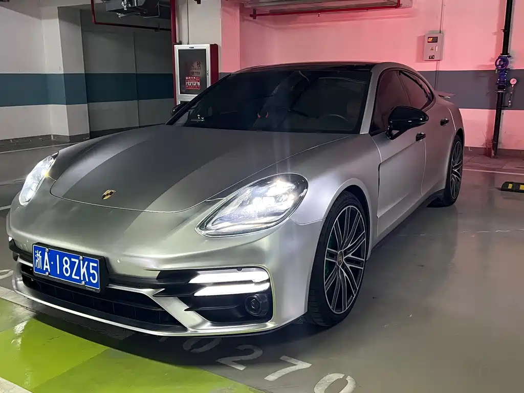 Porsche Panamera 2017 — фото 1