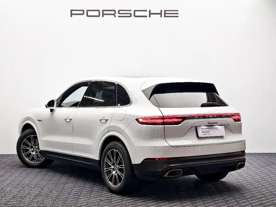 Porsche Cayenne Hybrid 2022 — фото 3