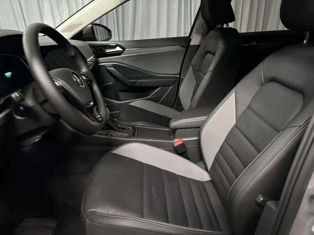Volkswagen Sagitar 2022
