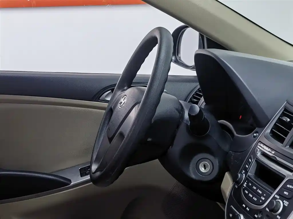 Hyundai Verna 2014 — фото 22