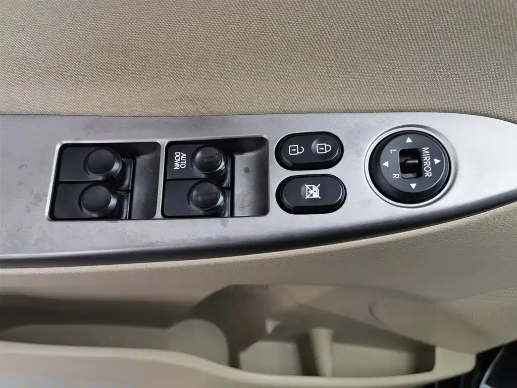 Hyundai Verna 2014 — фото 9