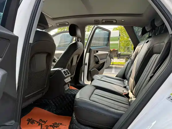 Audi Q5L 2020