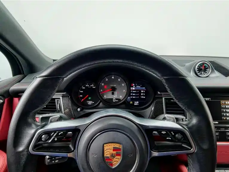 Porsche Macan 2015 — фото 11