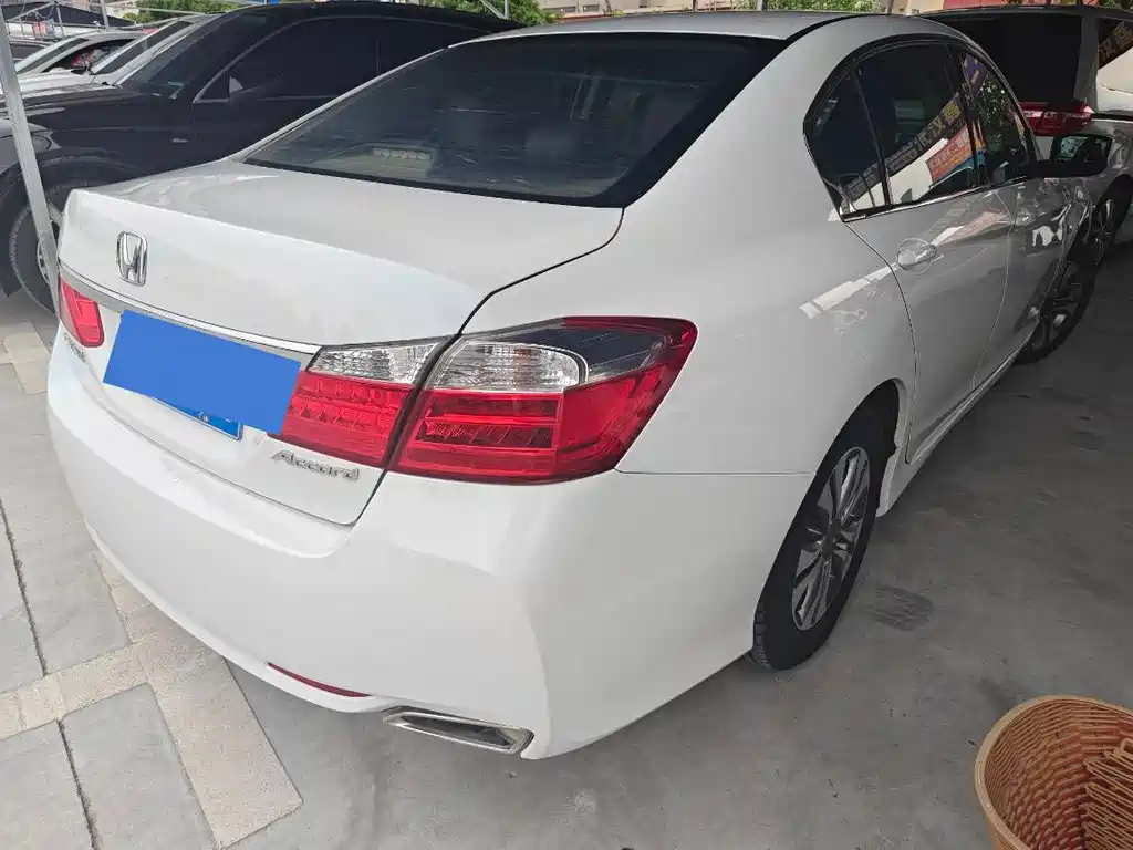 Honda Accord 2015 — фото 15