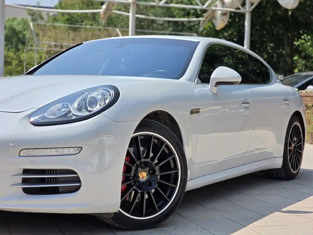 Porsche Panamera 2016 — фото 30