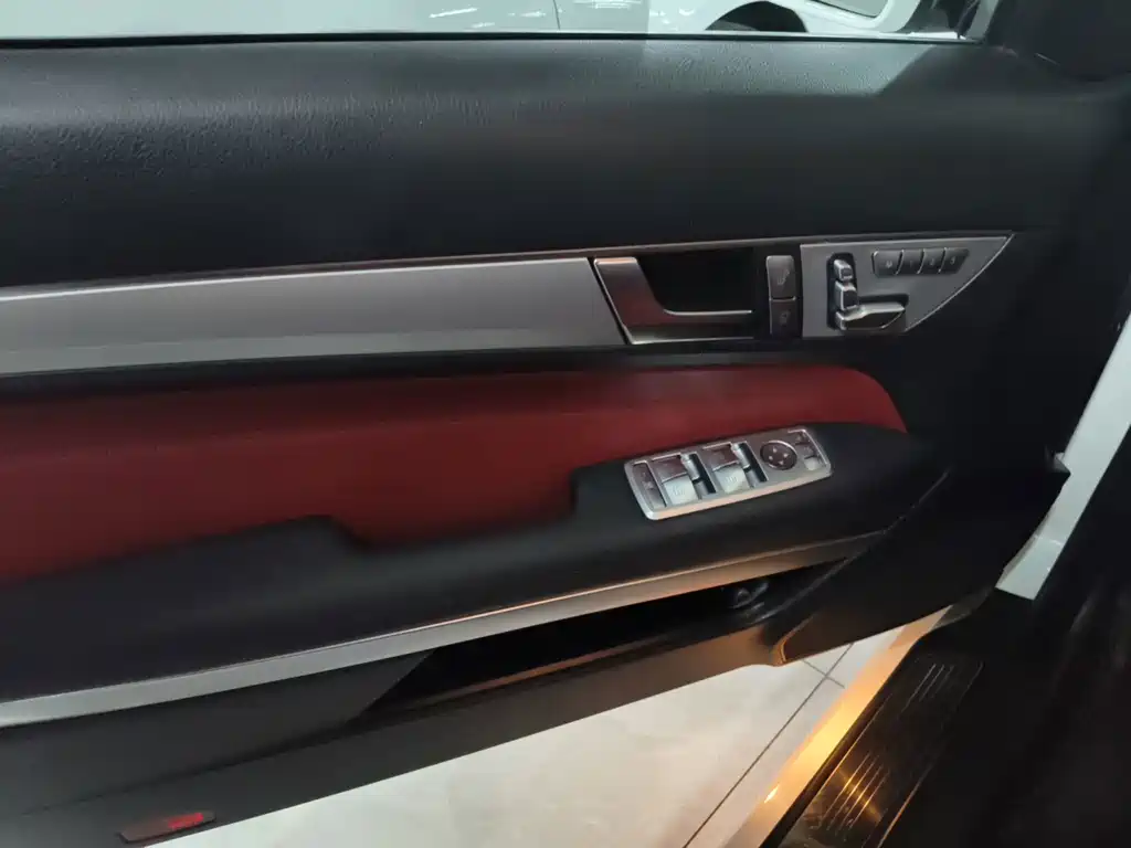 Mercedes-Benz E-Class 2015 — фото 13