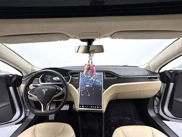 Tesla Model S 2014