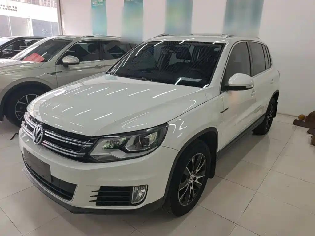 Volkswagen Tiguan 2016 — фото 1