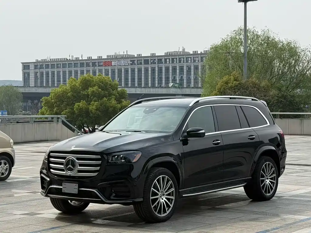 Mercedes-Benz GLS — фото 1