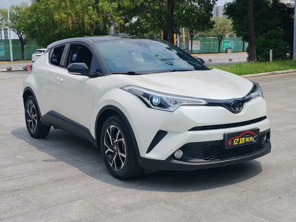 Toyota C-HR 2021 — фото 3