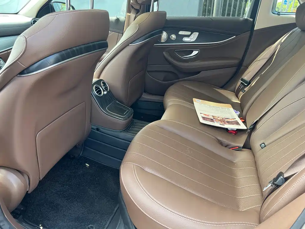 Mercedes-Benz E-Class 2022 — фото 20
