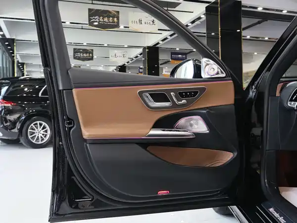 Mercedes-Benz E-Class 2025