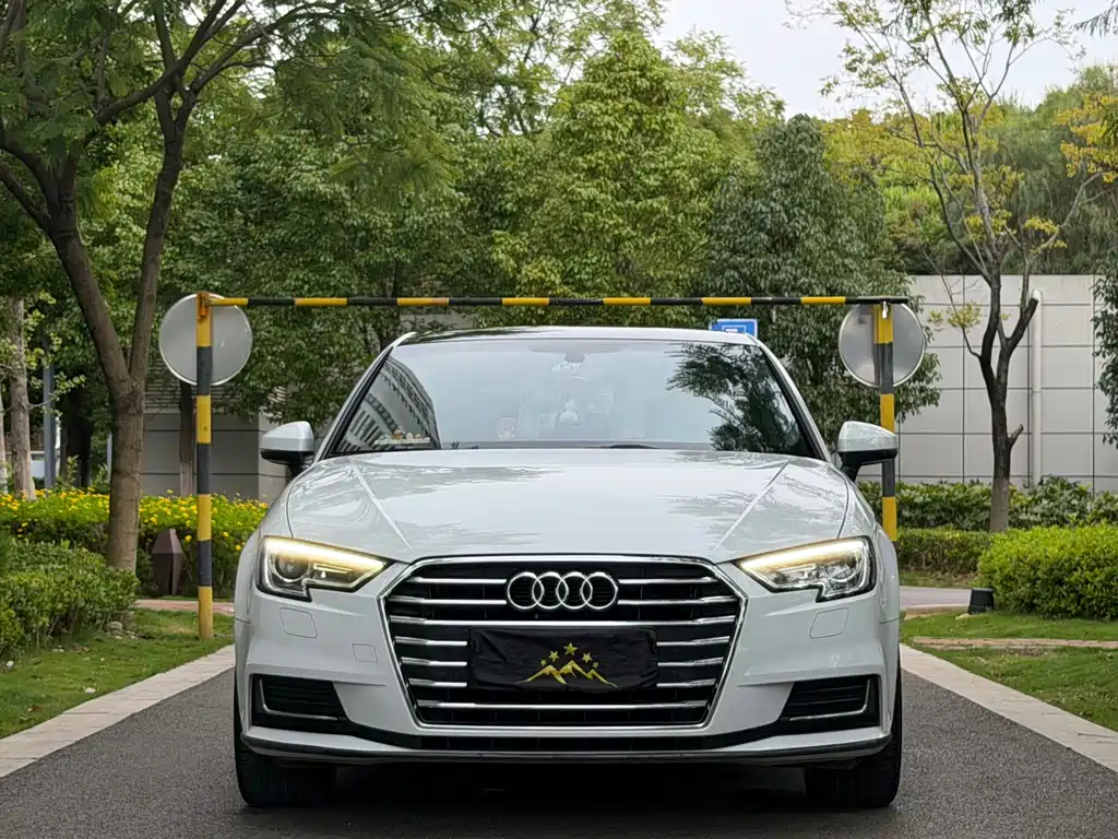 Audi A3 2021 — фото 2
