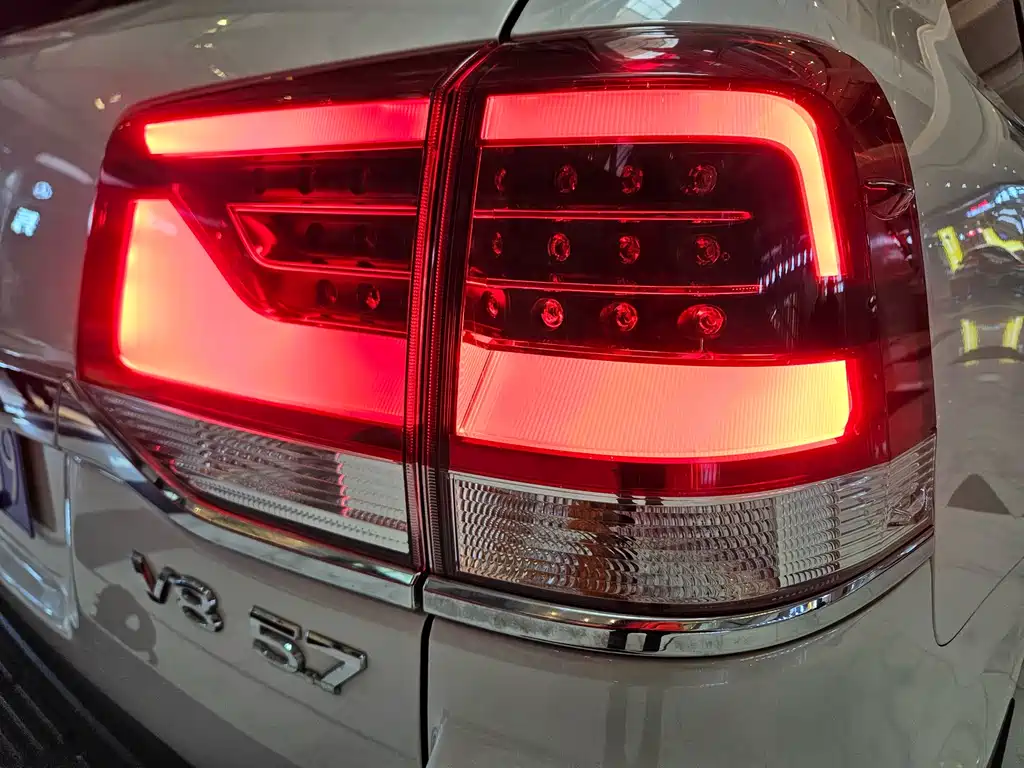 Toyota Land Cruiser 2020 — фото 9