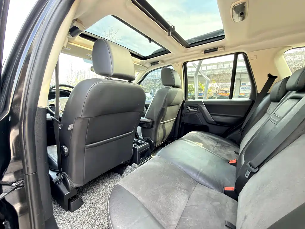Land Rover Freelander 2 2010 — фото 13