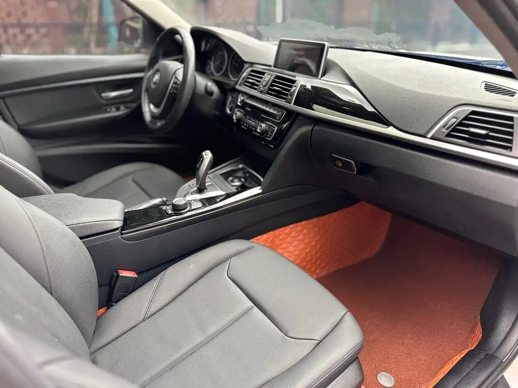 BMW 3 Series 2016 — фото 13