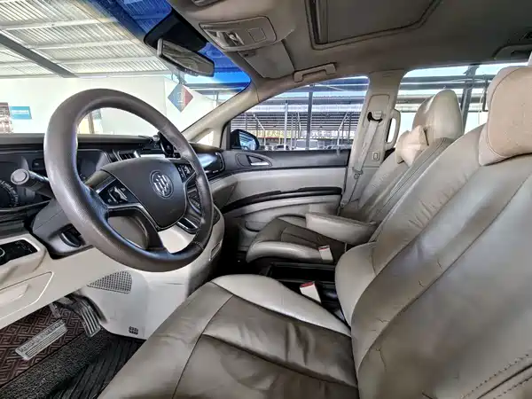 Buick GL8 2012