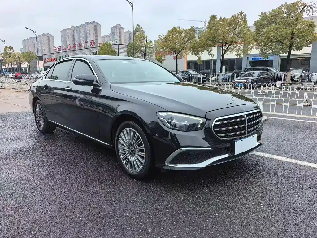 Mercedes-Benz E-Class 2022 — фото 1