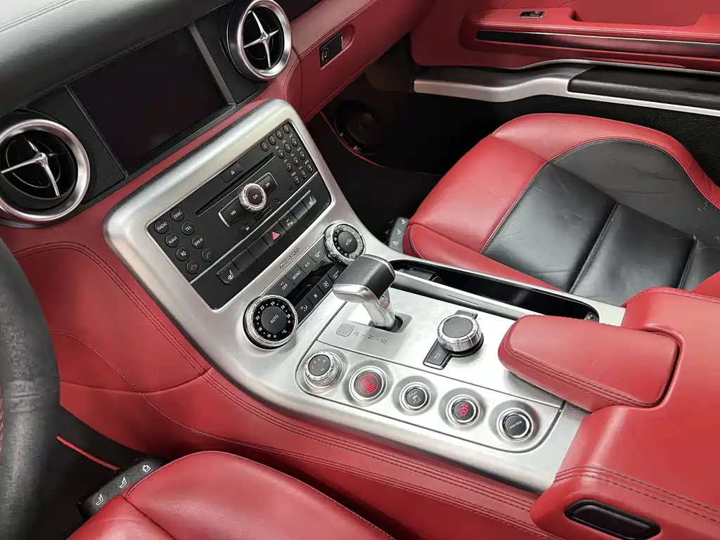Mercedes-Benz SLS AMG 2011 — фото 26