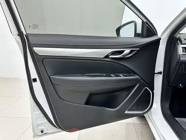 Geely Emgrand 2020