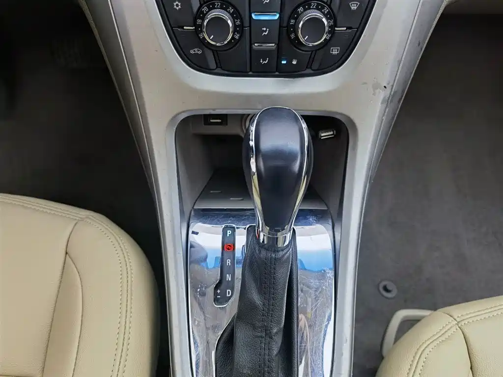 Buick Excelle 2014 — фото 13