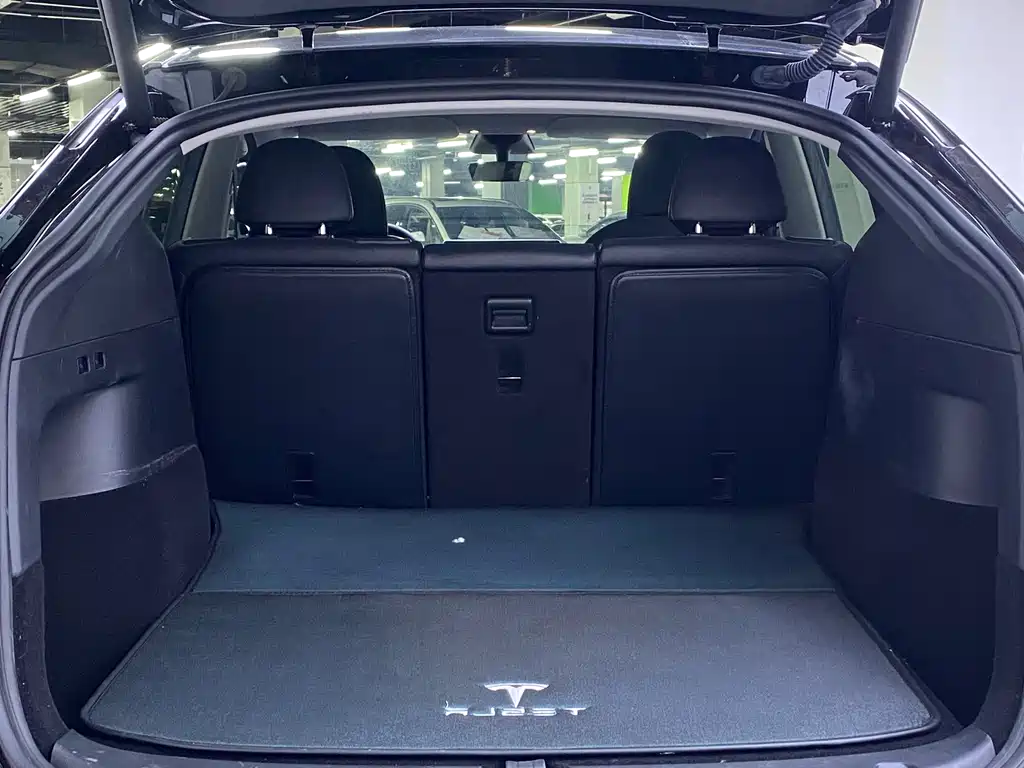 Tesla Model Y 2023 — фото 14