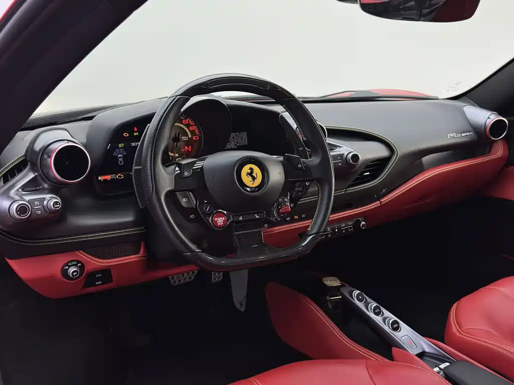 Ferrari F8 2022 — фото 23
