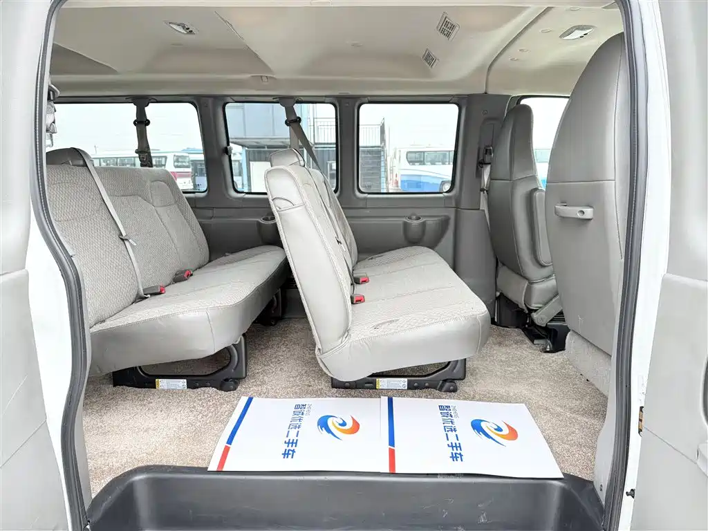 GMC Savana 2015 — фото 11
