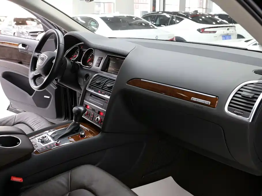 Audi Q7 2014 — фото 18