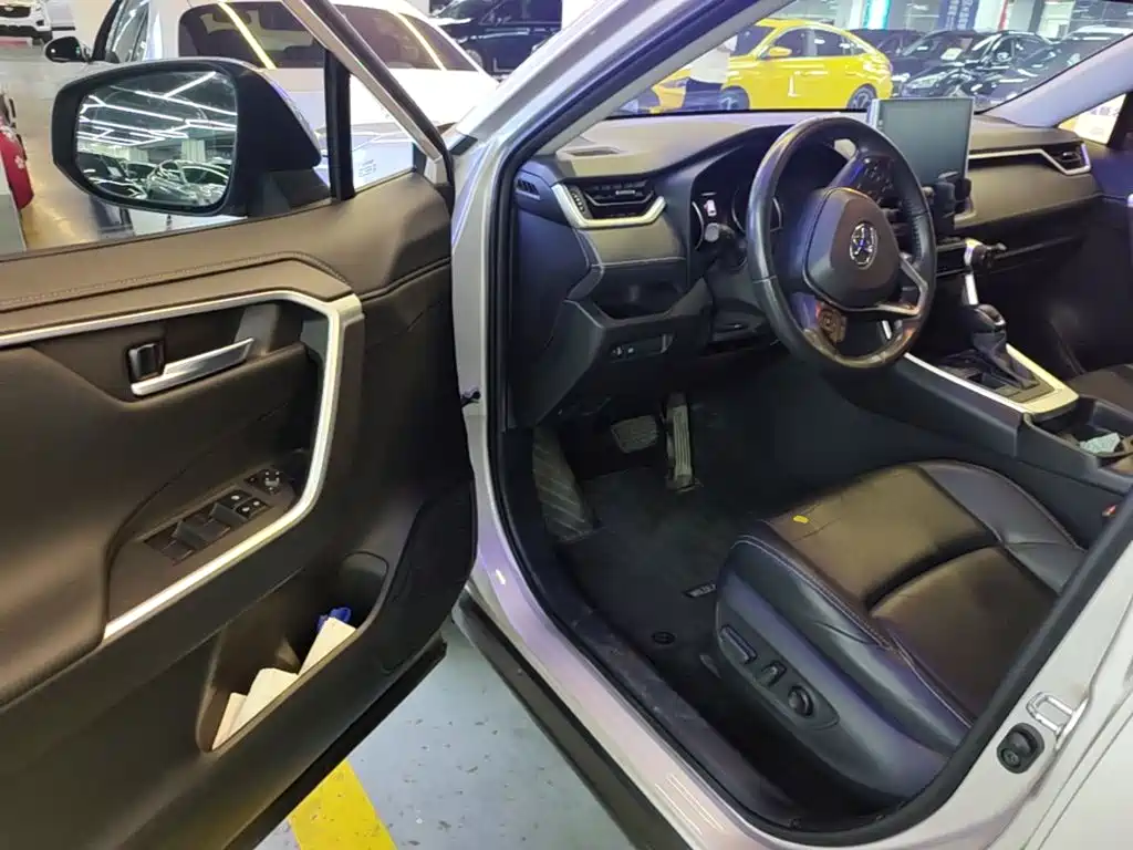 Toyota Wildlander 2021 — фото 16