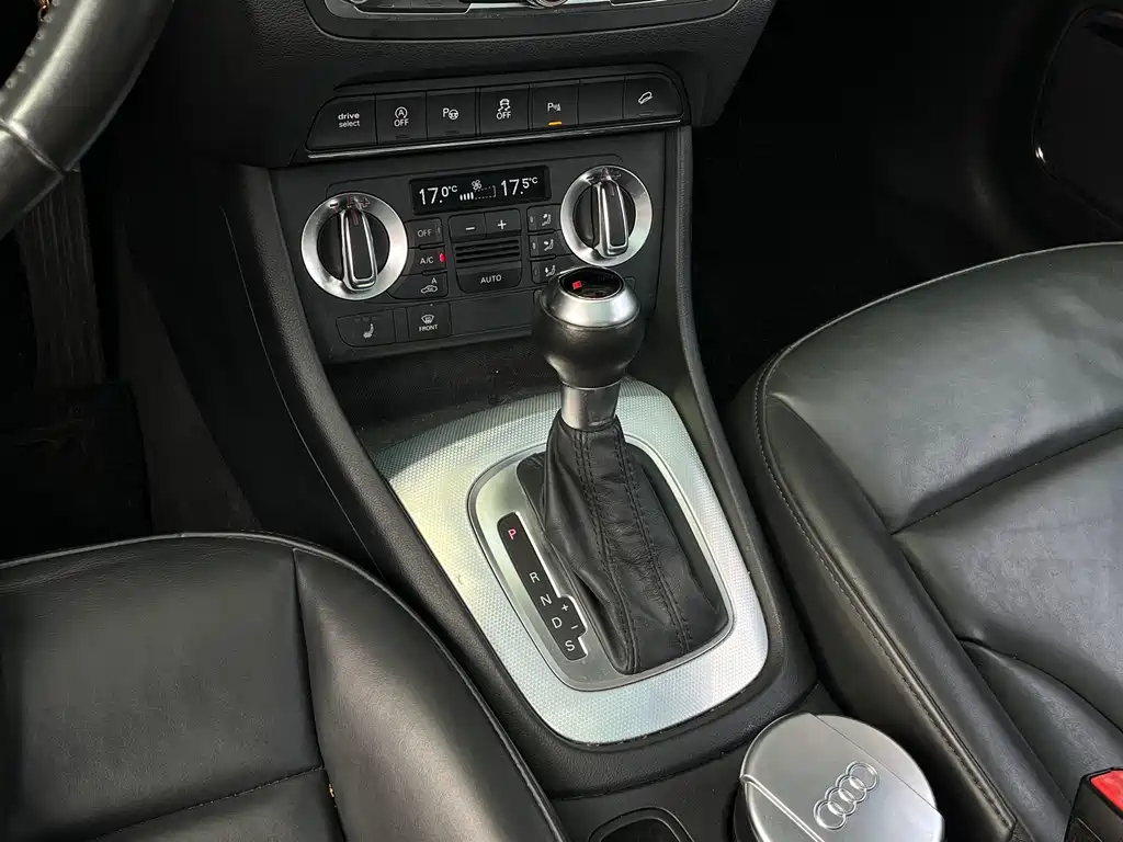 Audi Q3 2016 — фото 15