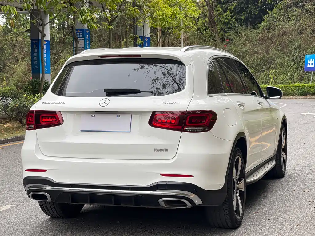 Mercedes-Benz GLC 2023