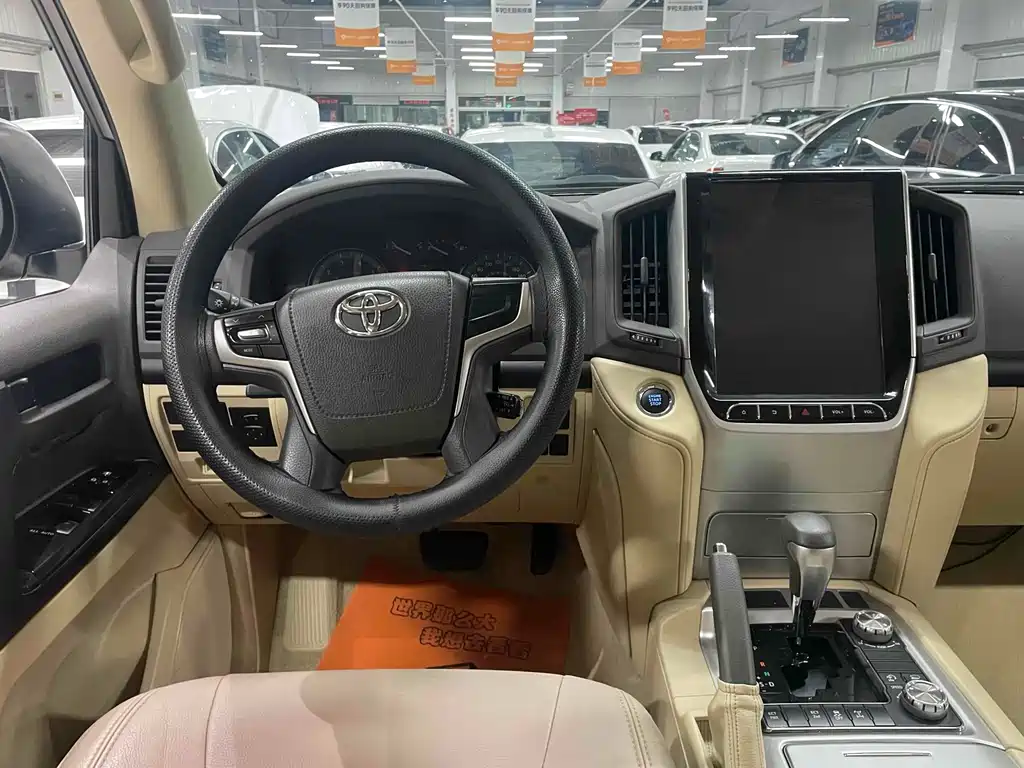 Toyota Land Cruiser 2018 — фото 7