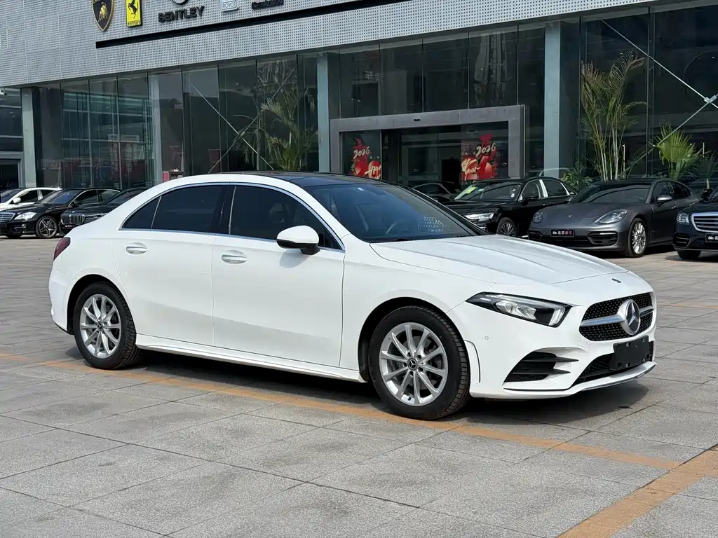Mercedes-Benz A-Class 2019 — фото 3