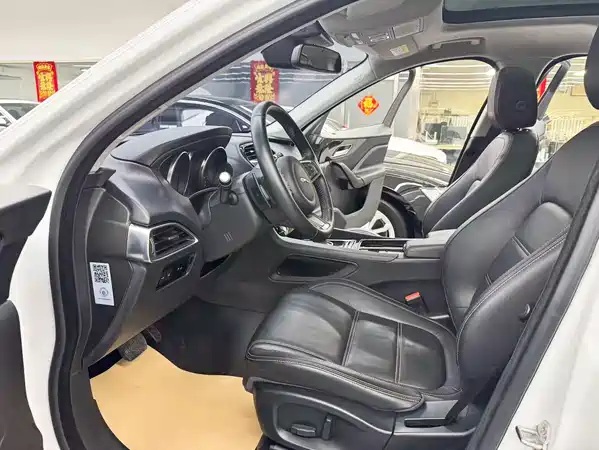 Jaguar F-PACE 2018