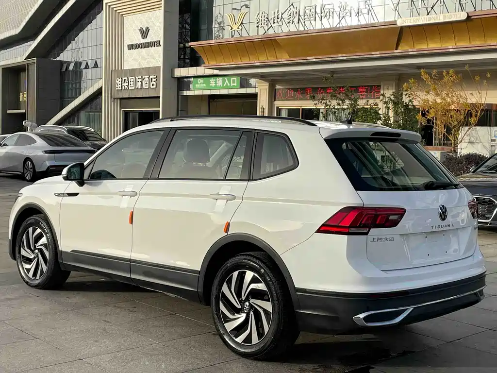 Volkswagen Tiguan L 2022 — фото 5