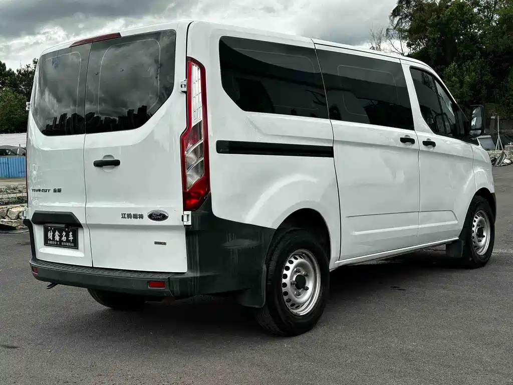 Ford Transit 2023 — фото 10
