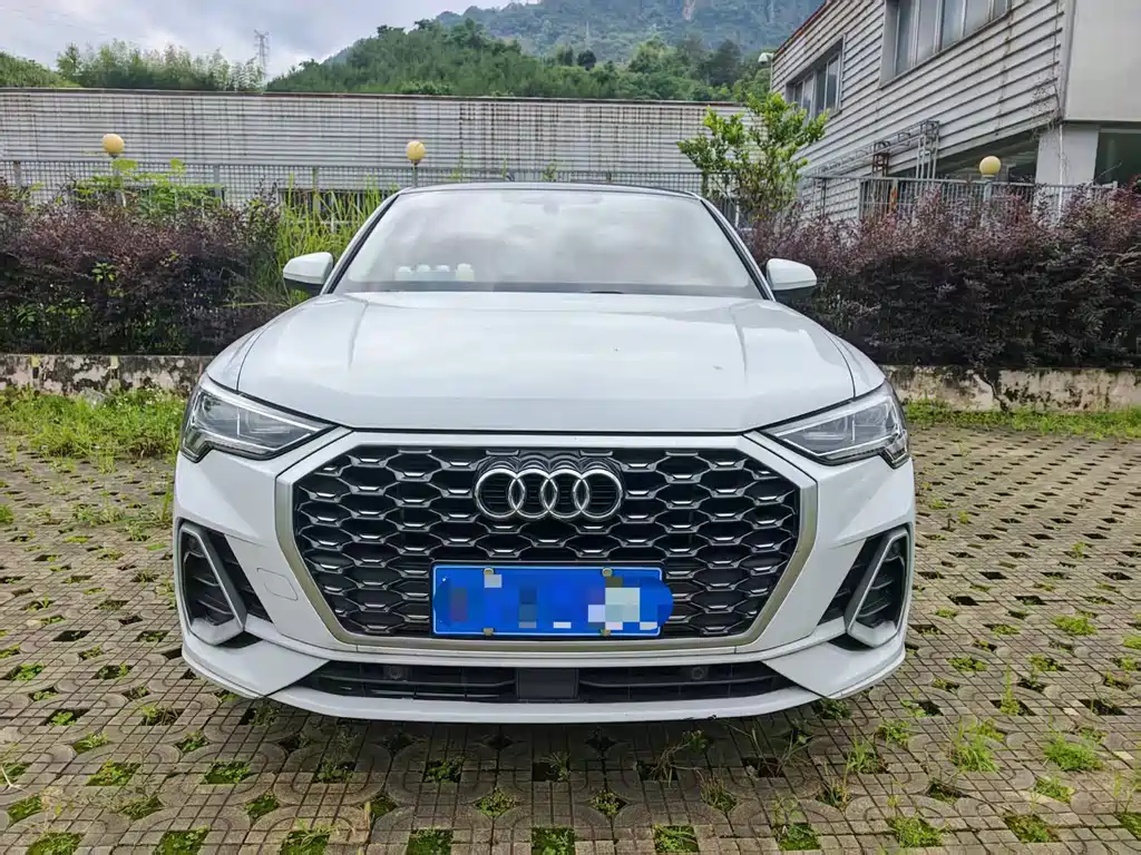 Audi Q3 Sportback 2022 — фото 2