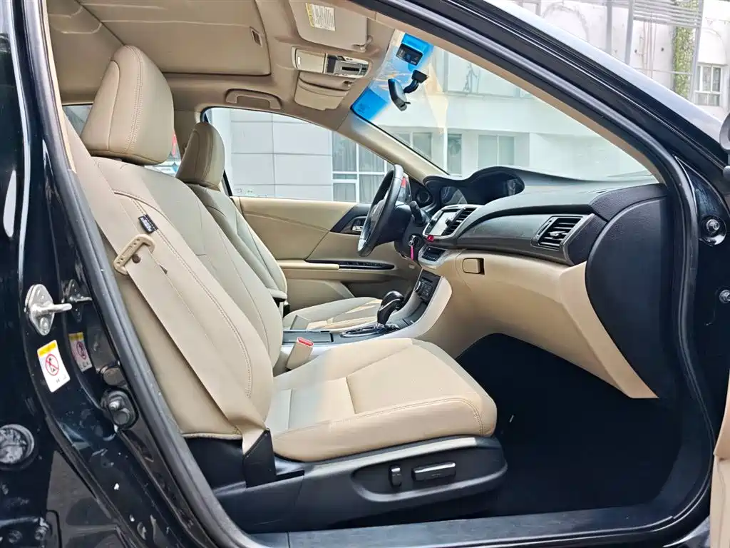 Honda Accord 2013 — фото 20
