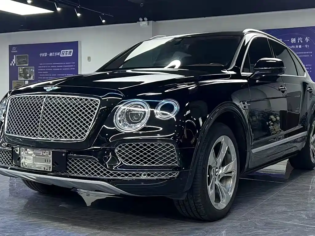 Bentley Bentayga 2019 — фото 2