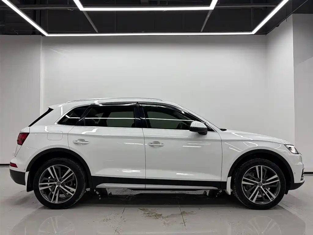 Audi Q5L 2020 — фото 3