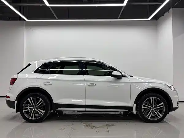 Audi Q5L 2020