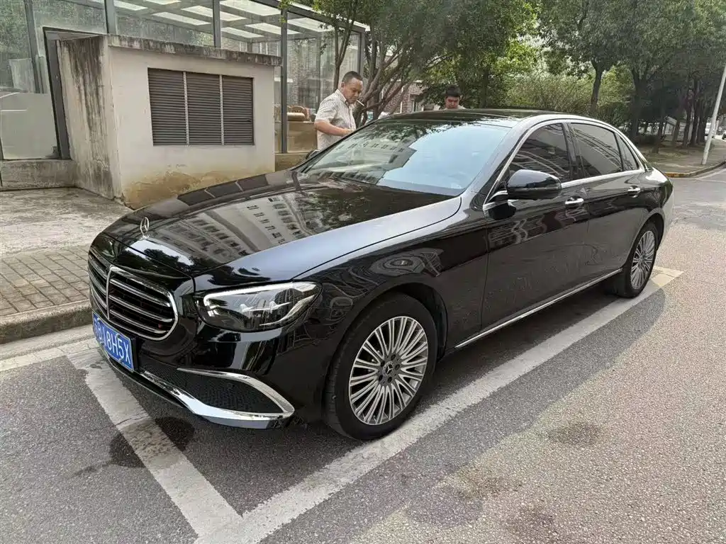 Mercedes-Benz E-Class 2022 — фото 1