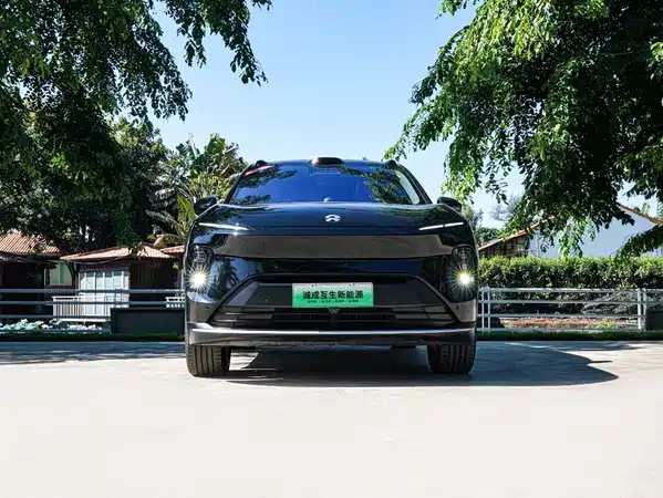 NIO ES8 2024